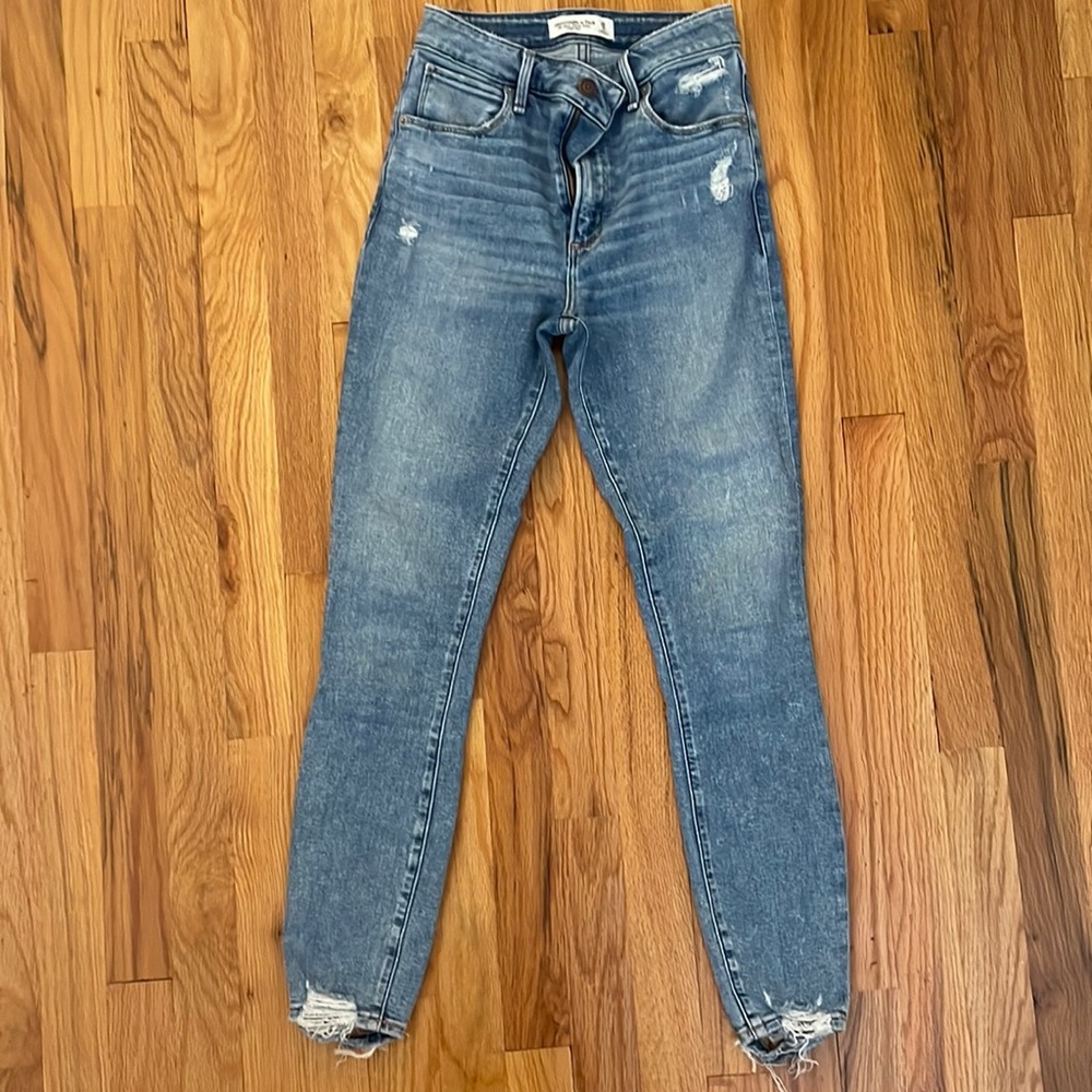 Abercrombie super skinny high rise ankle length jeans size 25